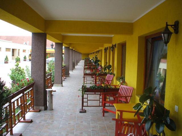 Motel Select Сату Маре Екстериор снимка