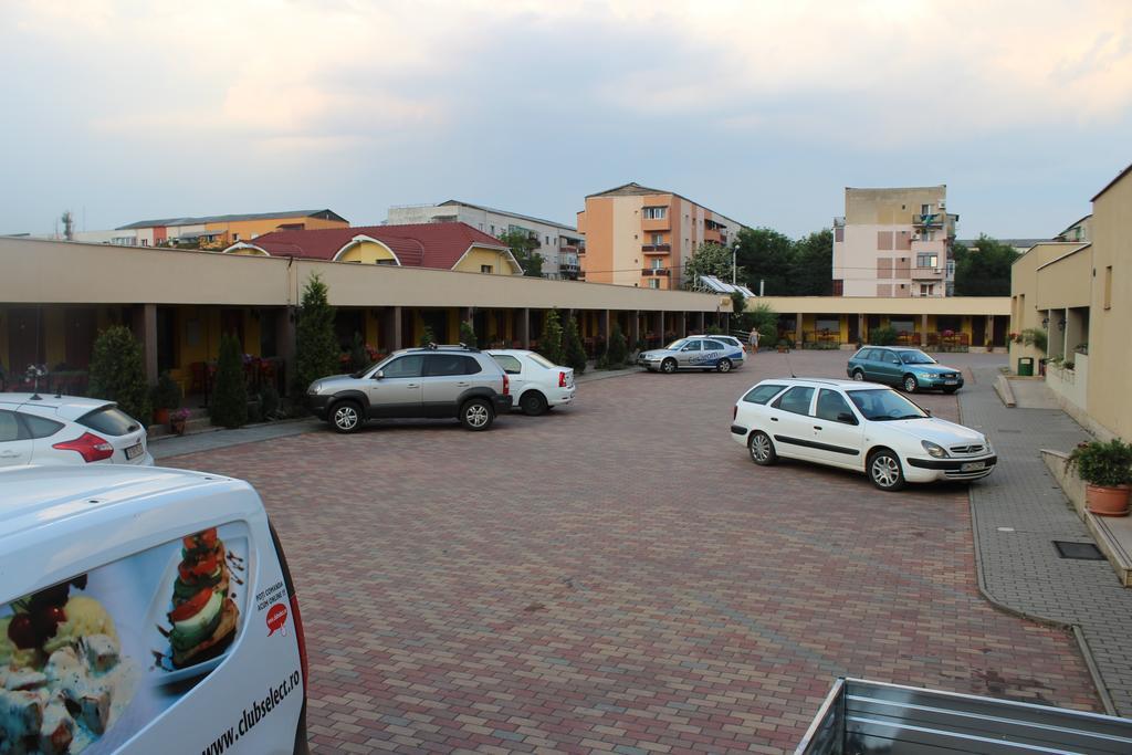 Motel Select Сату Маре Екстериор снимка