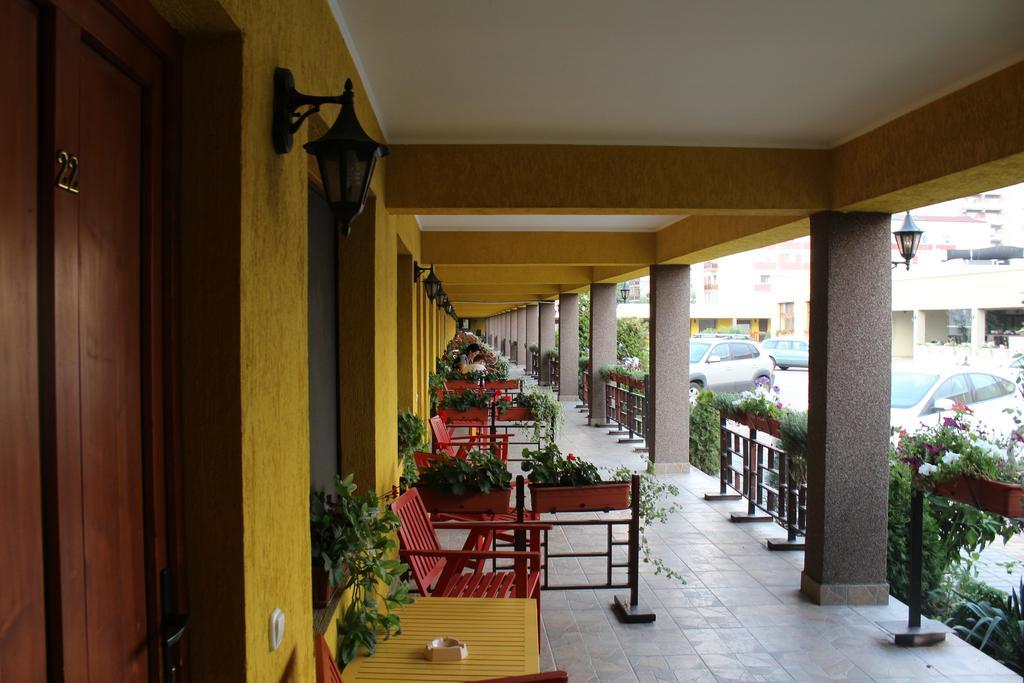 Motel Select Сату Маре Екстериор снимка